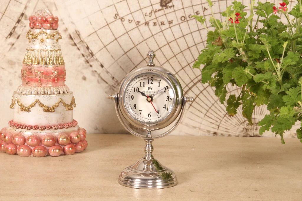 Zegar stołowy na nóżce - srebrny - aluminium - 22 cm - 1 sztuka